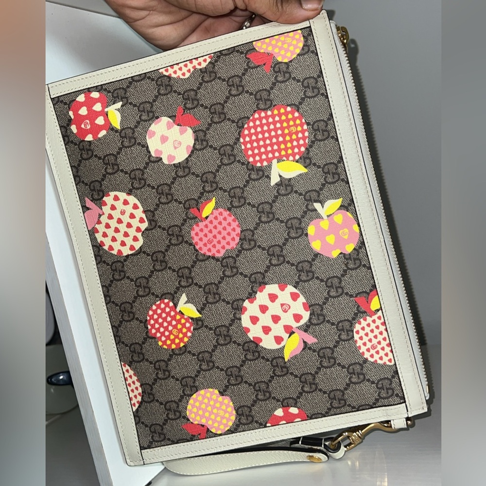 Gucci Apple Print GG Canvas Clutch Bag Cream Leather Trim Large Pouch Authentic - Picture 5 of 8